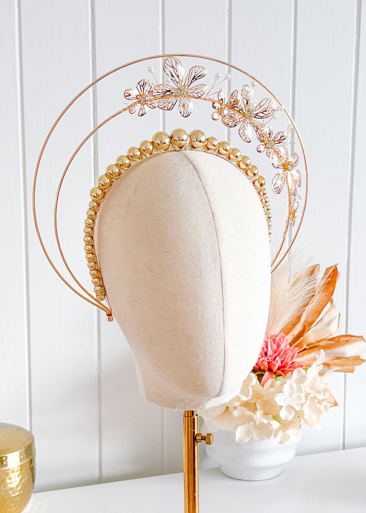 “Amanda" Gold Halo