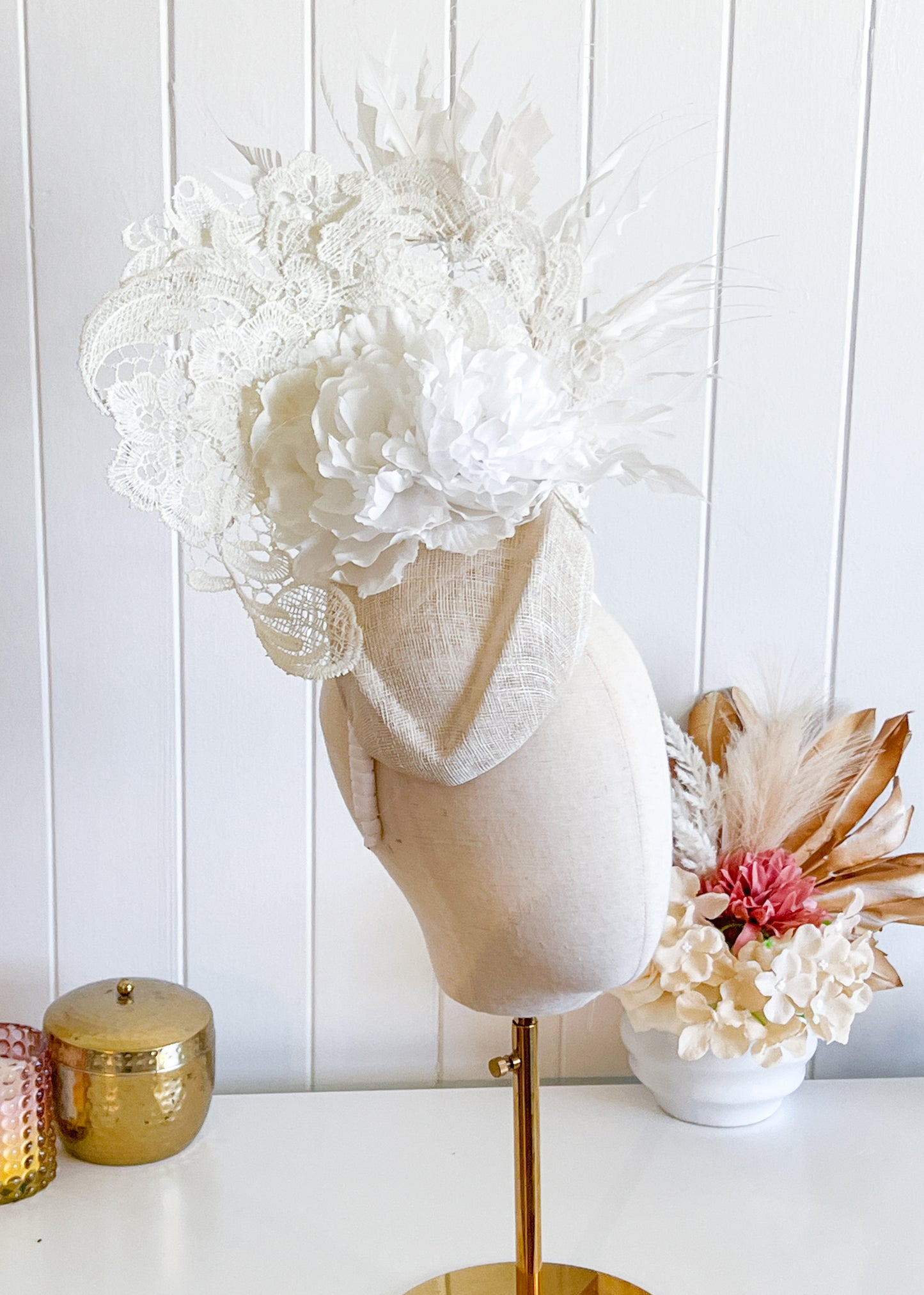 "Amaris" White Lace Fascinator