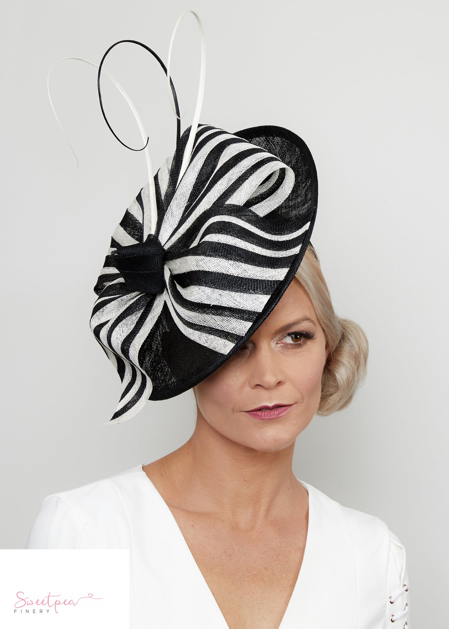 "Amelie" Black & White Headpiece