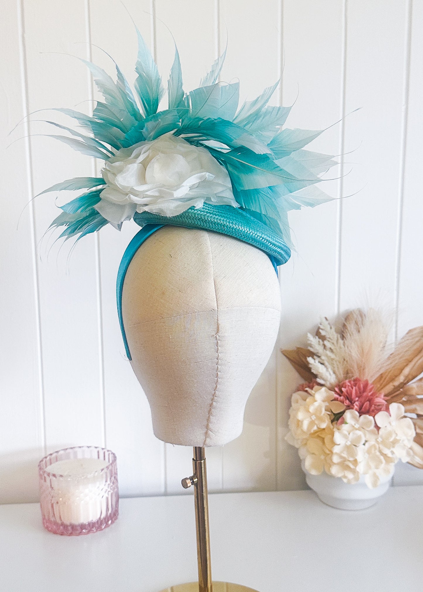 “Larson" Aqua & White