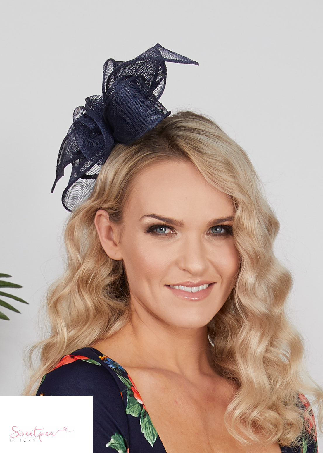 "Aurora" Black Fascinator