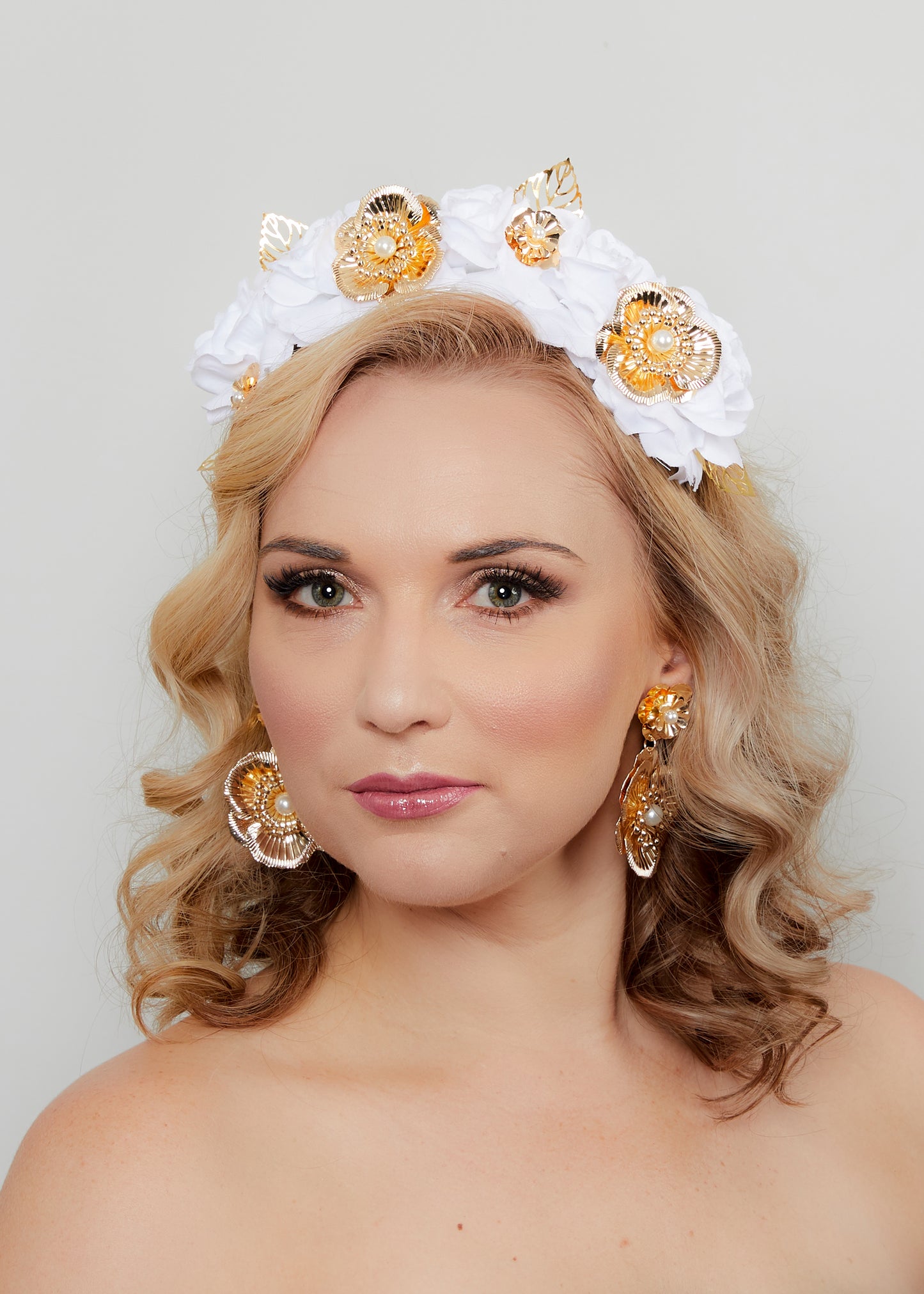 "Chiara" Crown - White