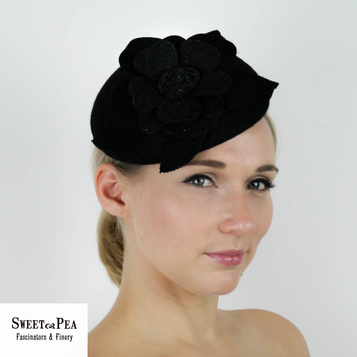 "Samantha" Black Felt Fascinator