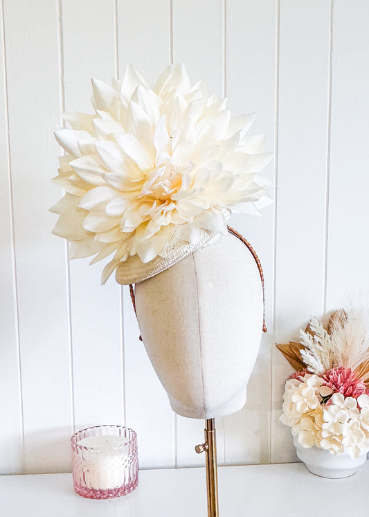 "Lily" Ivory Fascinator