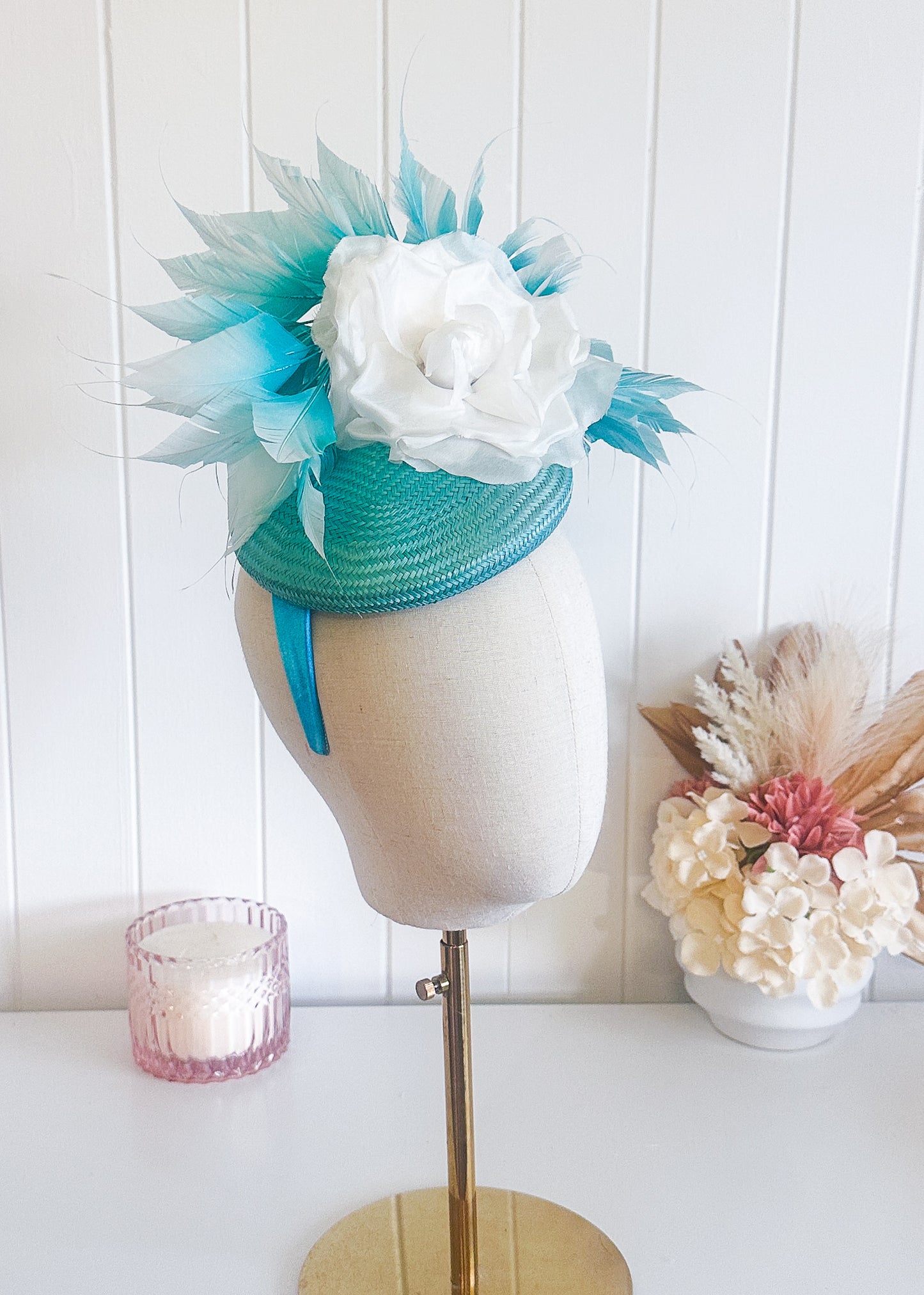 “Larson" Aqua & White