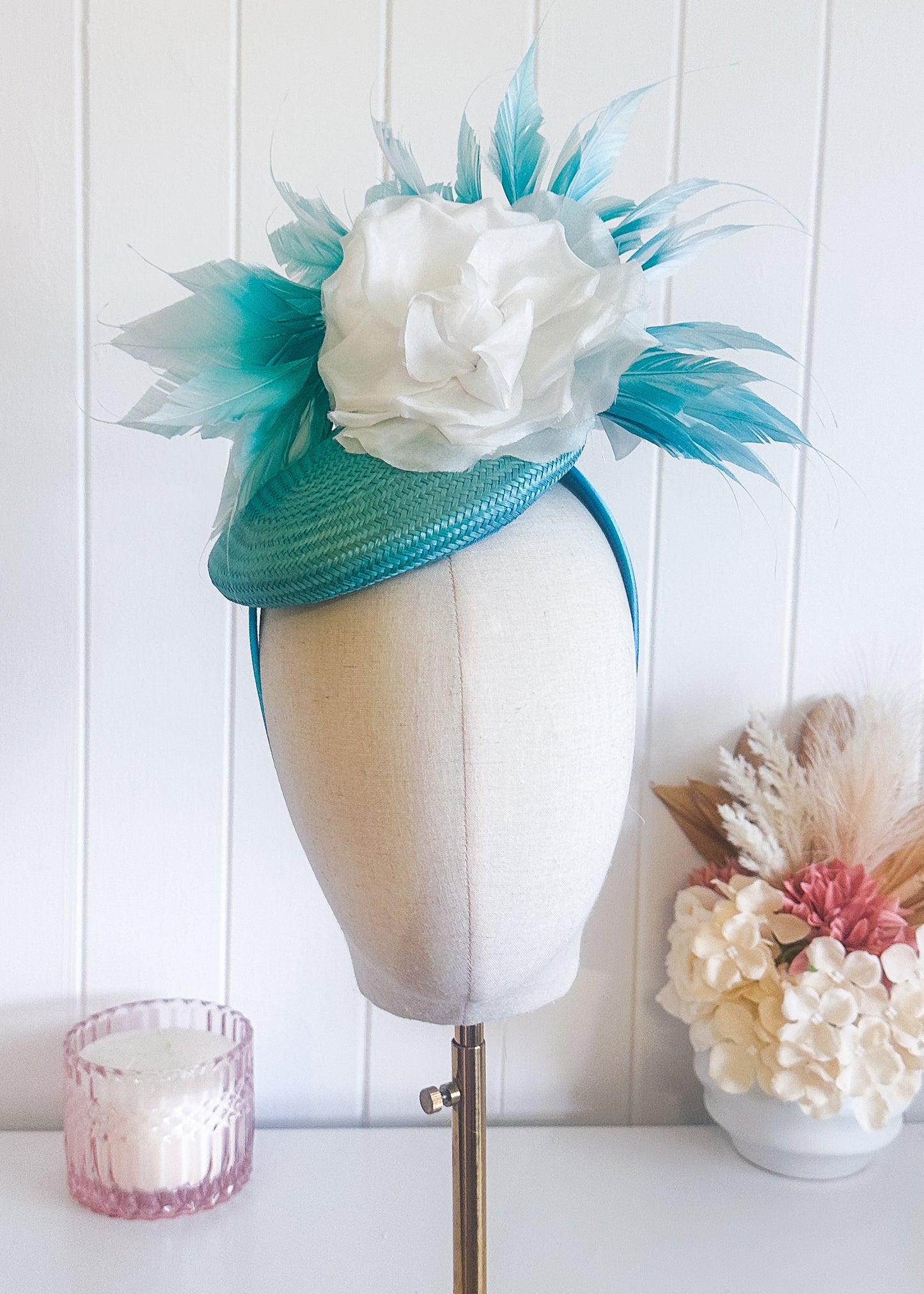 “Larson" Aqua & White
