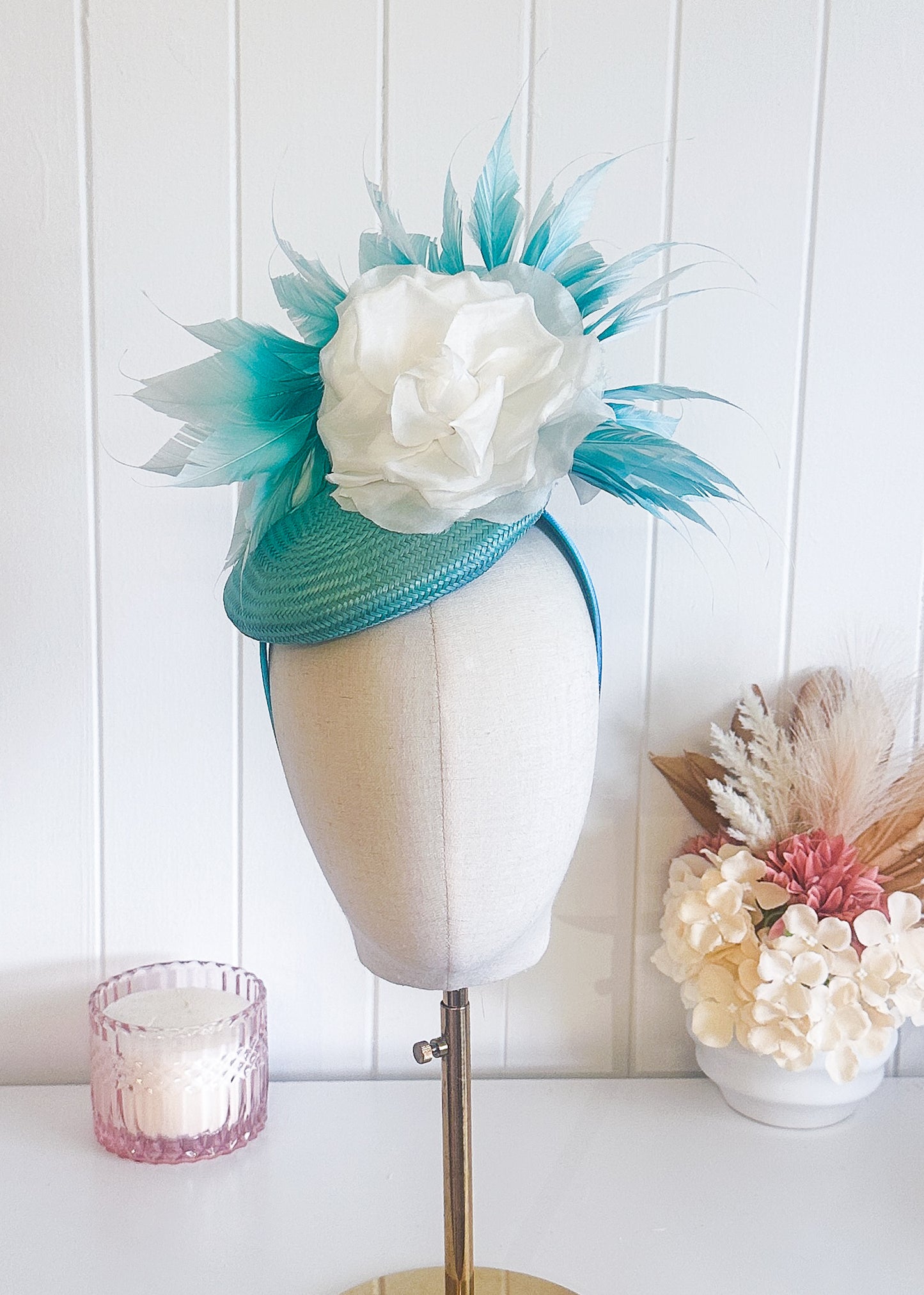 “Larson" Aqua & White