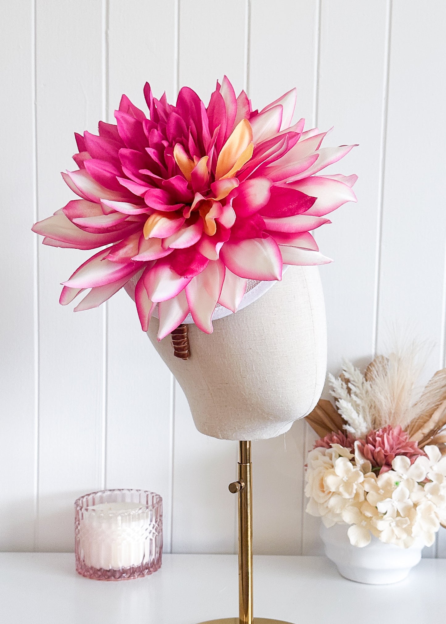 “Helda" Fuscia & White