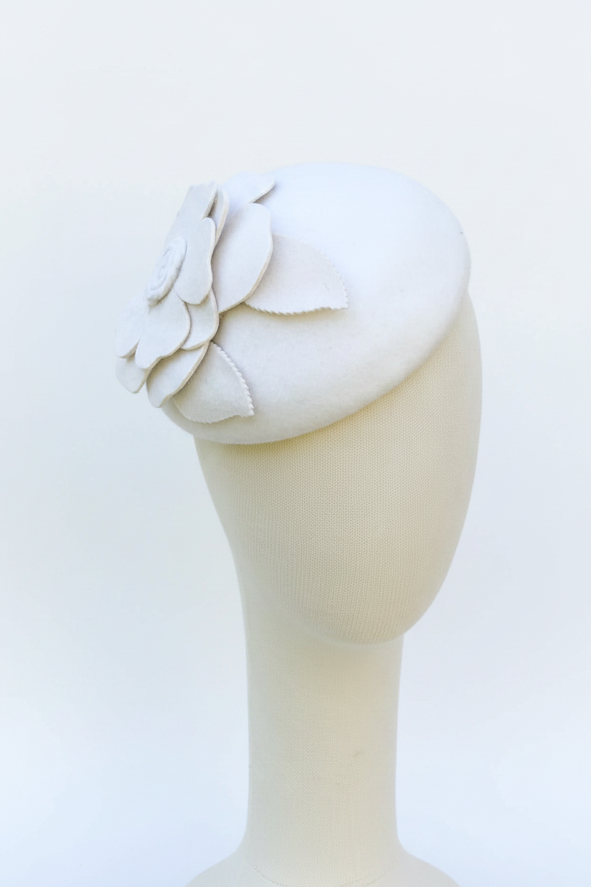 "Samantha" Ivory Felt Fascinator