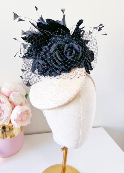 "Lilah" Ivory & Black Fascinator